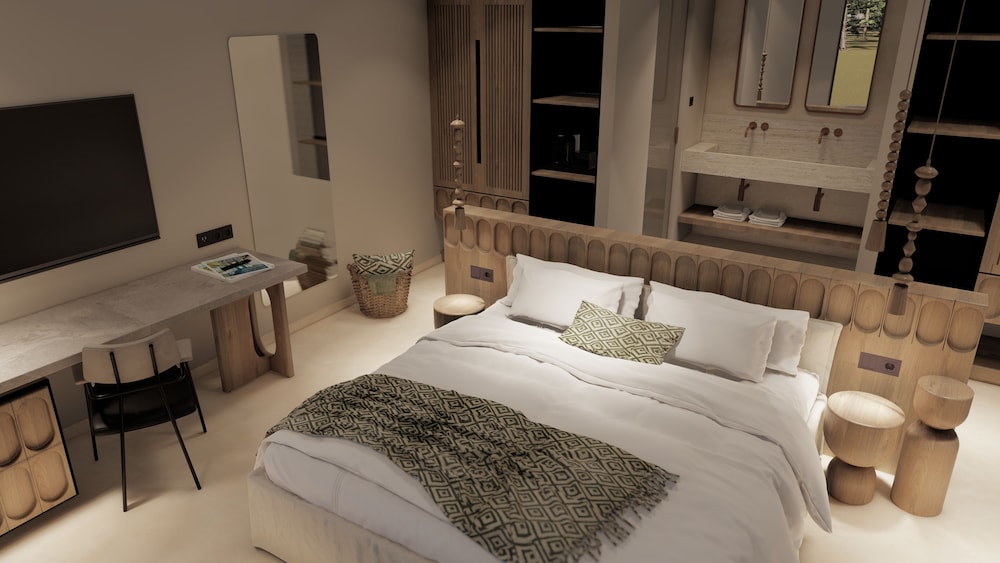 Luxury Suite with heated private pool