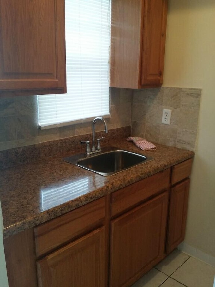 Family Studio, Kitchen photo 2