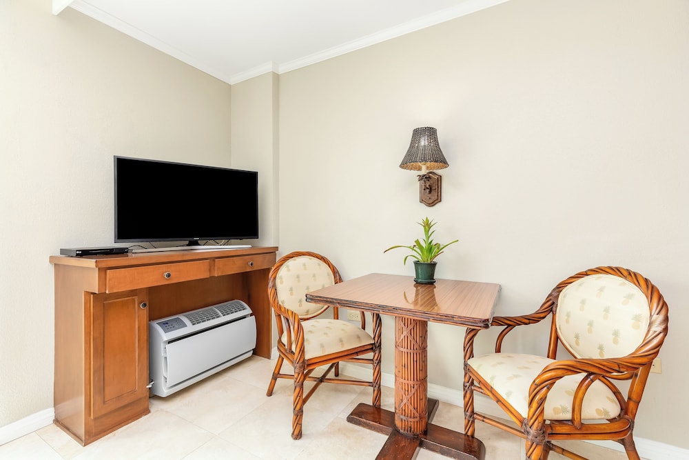 Room, 1 Queen Bed with Sofa bed, City View - Photo 8