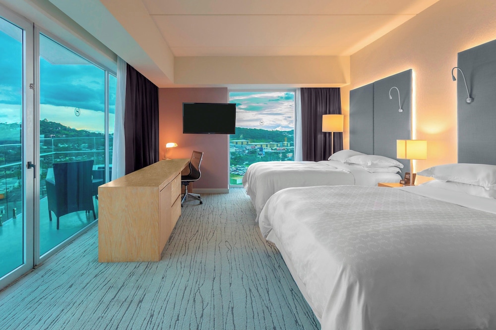 Deluxe Room, 2 Queen Beds, Non Smoking