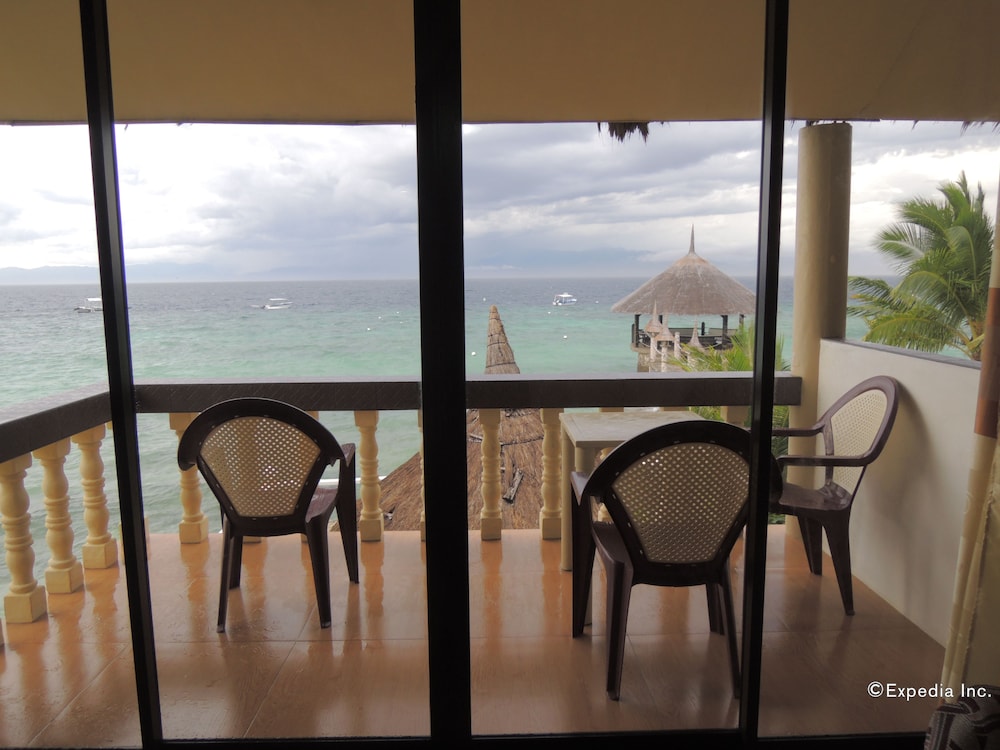 Dolphin watch rooms photo 2