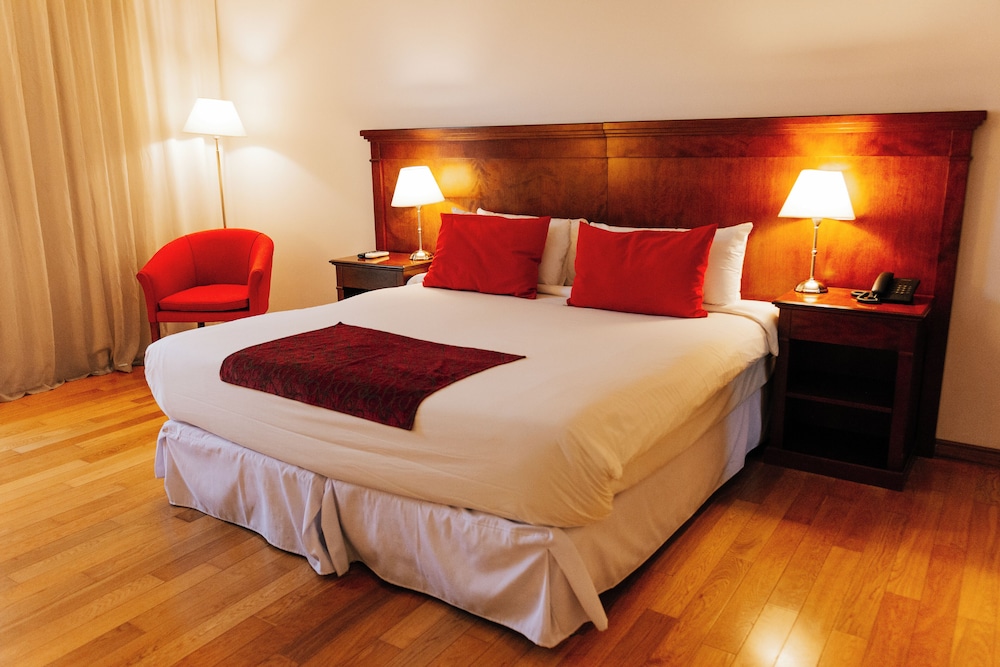 Deluxe Room - Photo 2