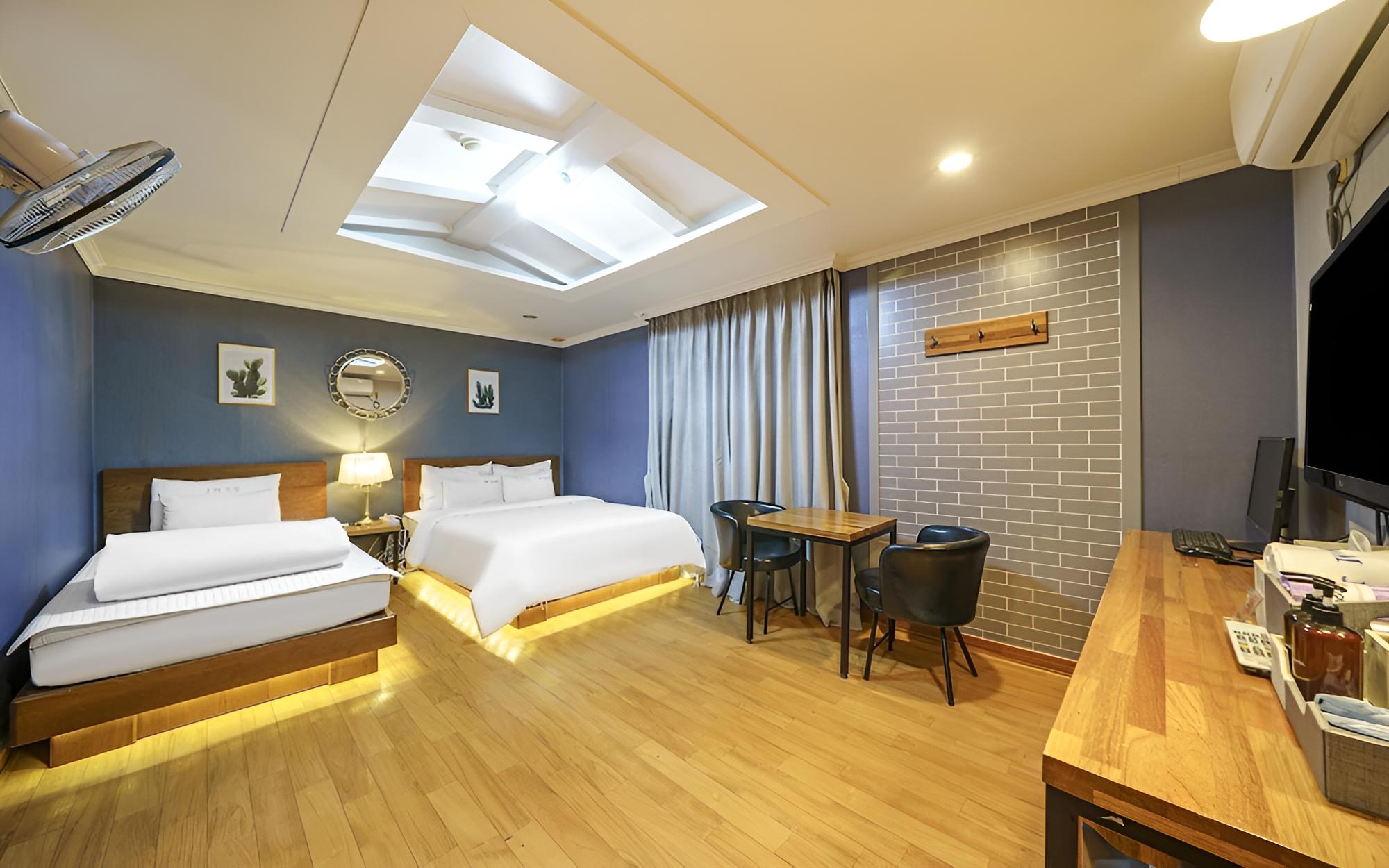 Room (Special Room) - Photo 7