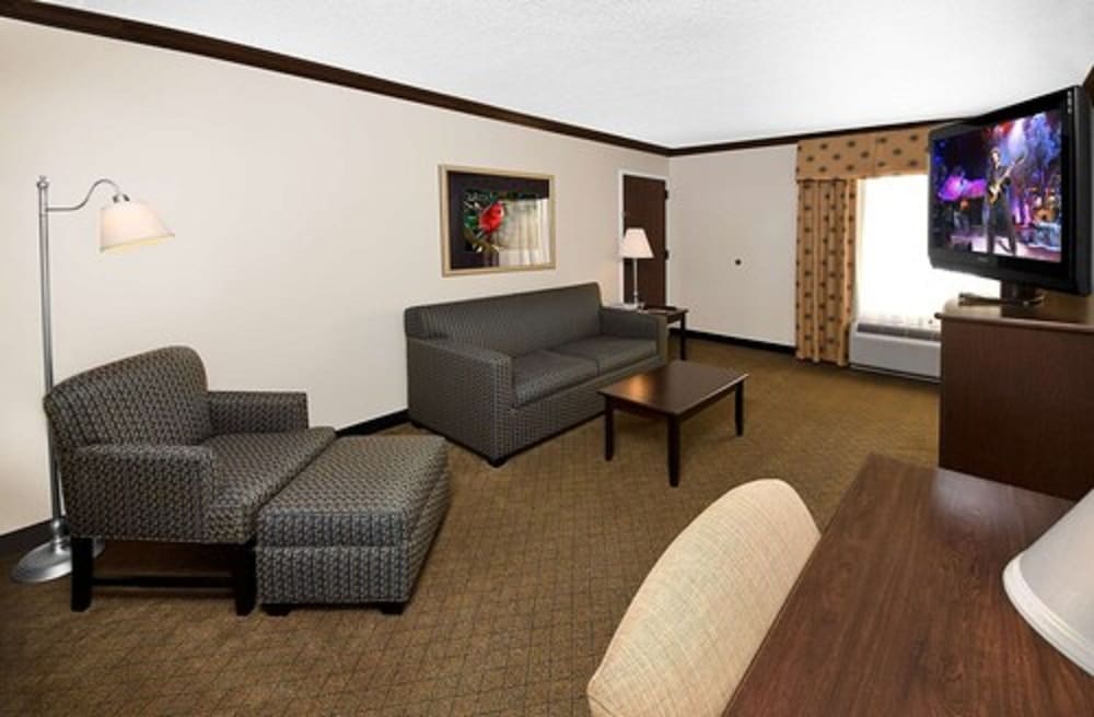Suite, 1 King Bed, Non Smoking - Photo 1