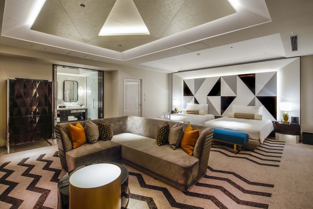 Premium Suite Twin, Non Smoking - Photo 1