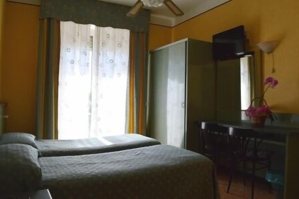 Standard Double or Twin room photo 3