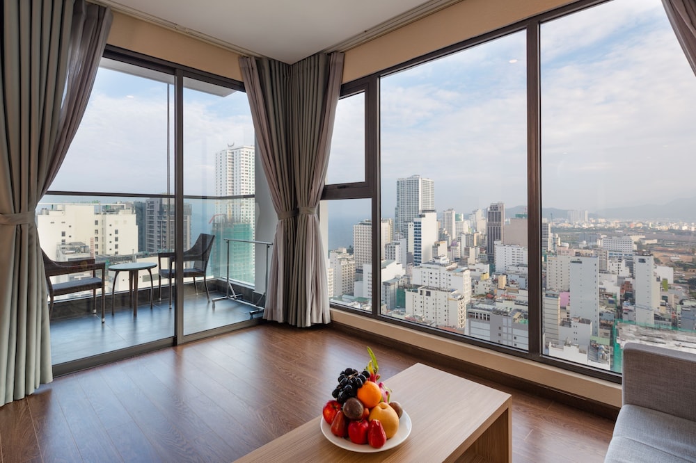 Deluxe Room, Balcony, City View - Photo 3