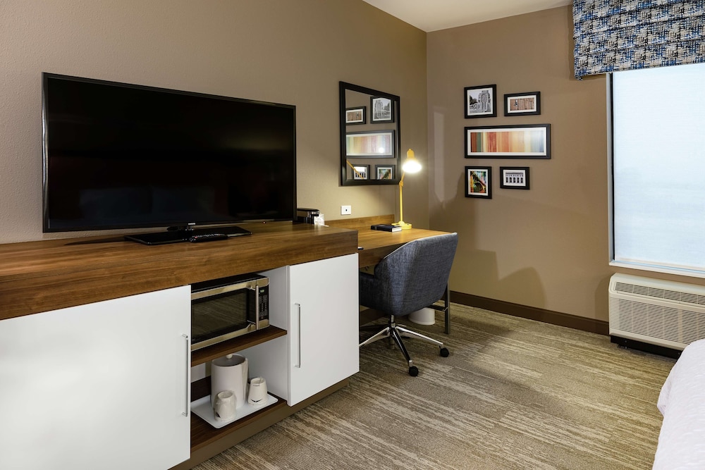 Room, 1 King Bed with Sofa bed, Accessible, Bathtub (Refrigerator) - Photo 2