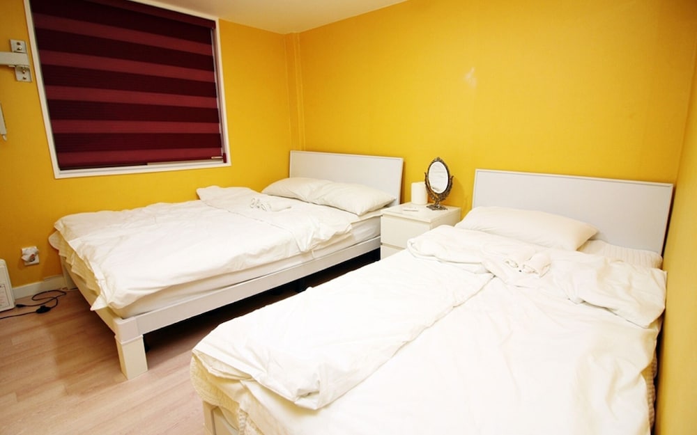 Room (303#)