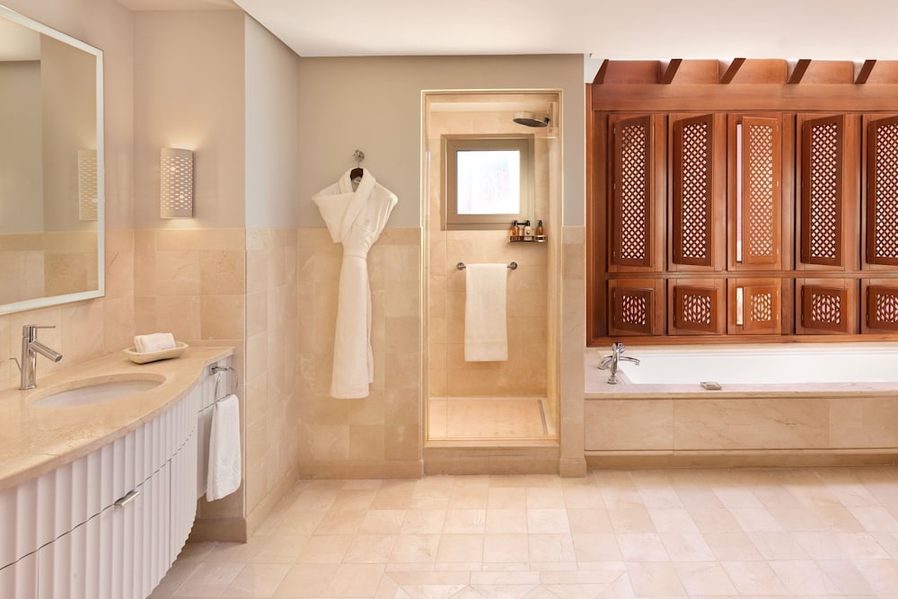 Suite, 1 Bedroom, Ocean View thumbnail 6