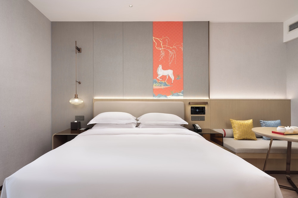 Superior Double Room, City View photo 3