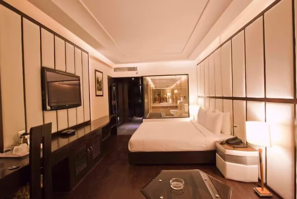 Executive Room - Photo 2
