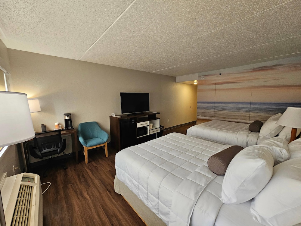 Standard Room, 2 Queen Beds, Non Smoking - Photo 2