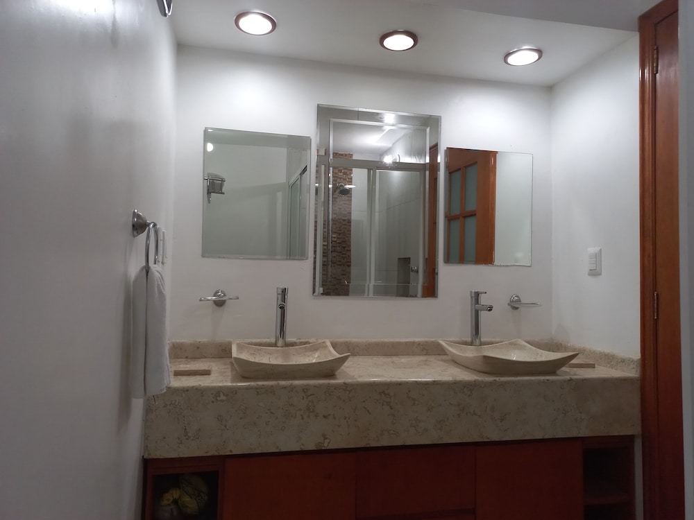 Basic Studio Suite photo 2