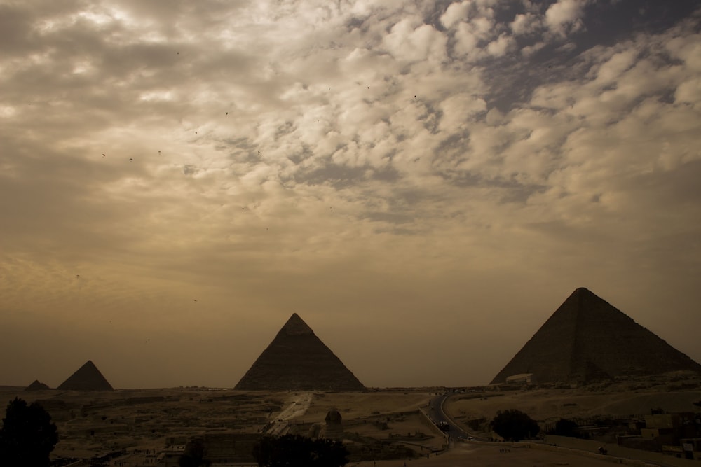 Deluxe Quadruple Room - Balcony Pyramids View