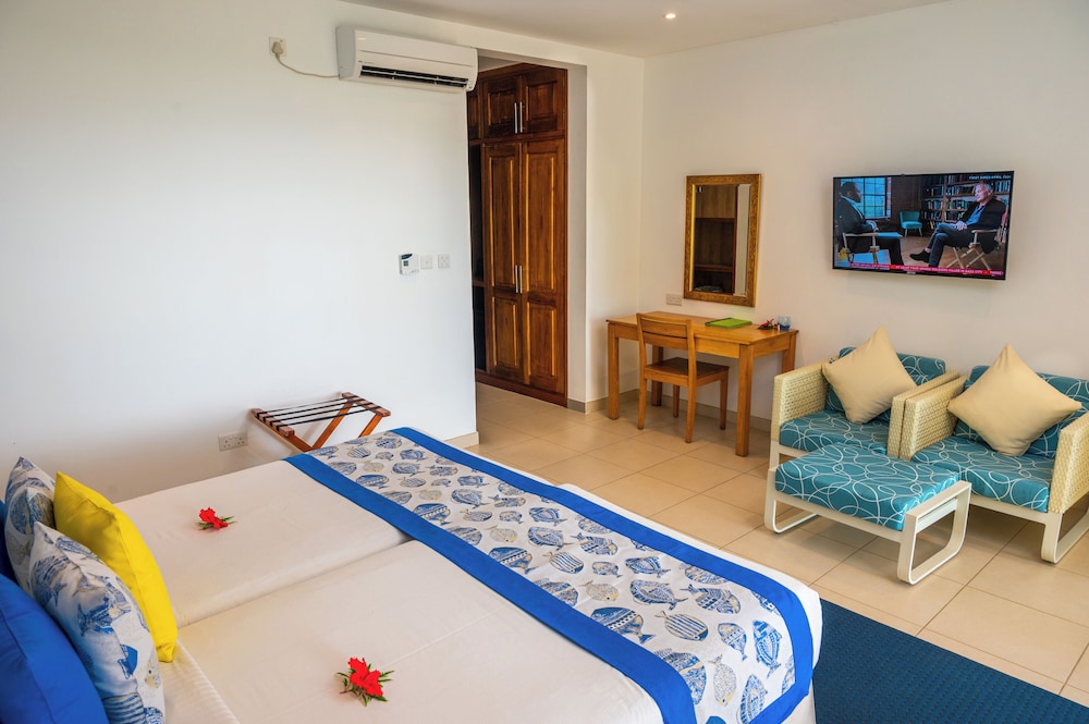 Deluxe Room - Photo 9