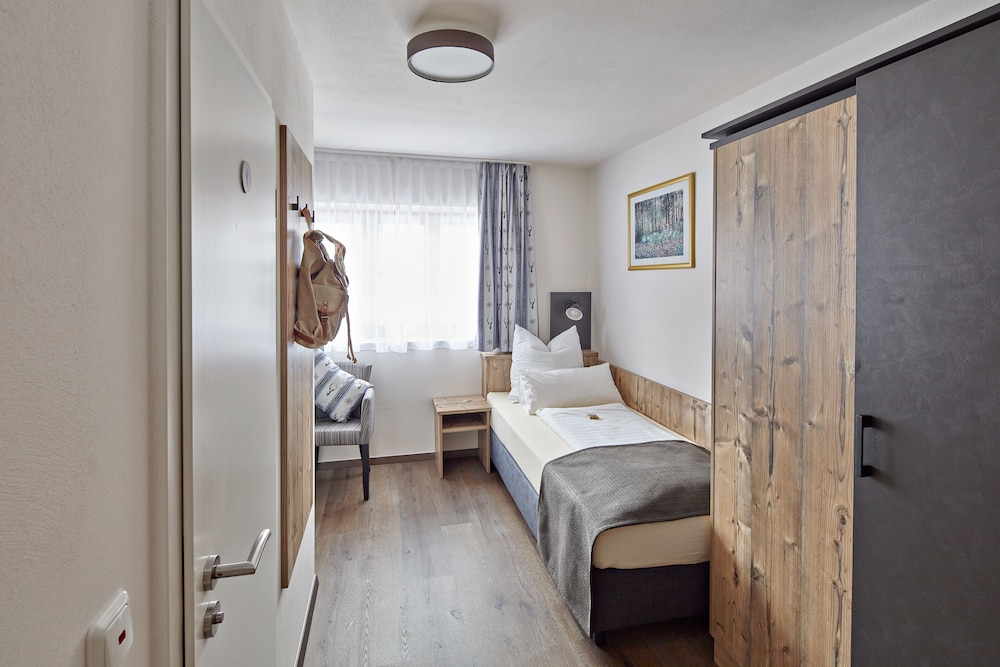 Comfort Single Room, Mountainside photo 2