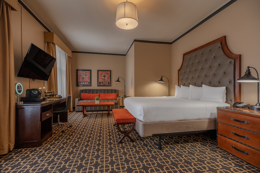 Junior Suite, 1 King Bed - Photo 1