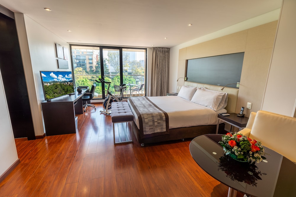 Suite - Photo 2
