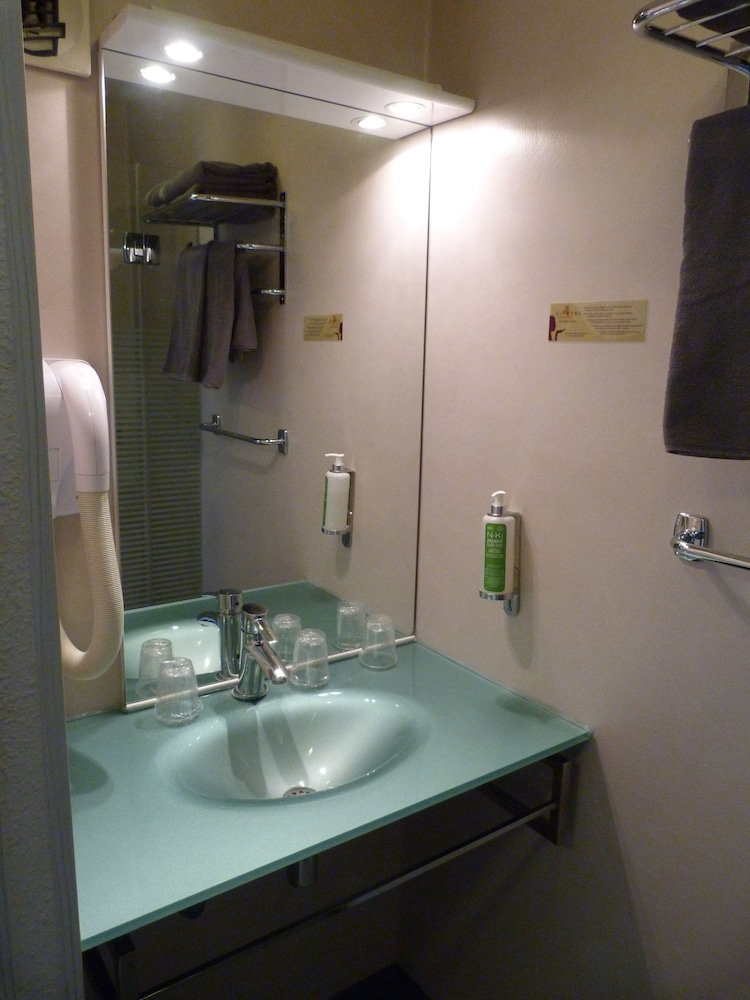 Double Room - Photo 6
