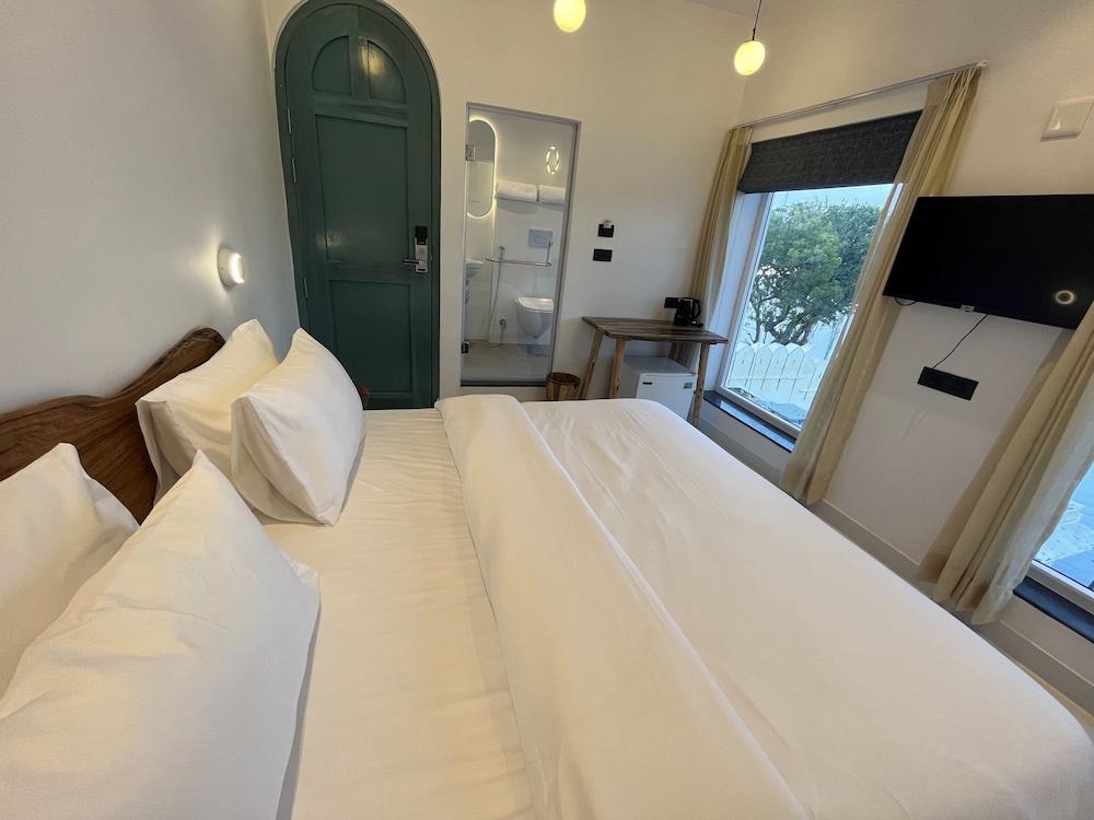 Deluxe Double Room photo 3