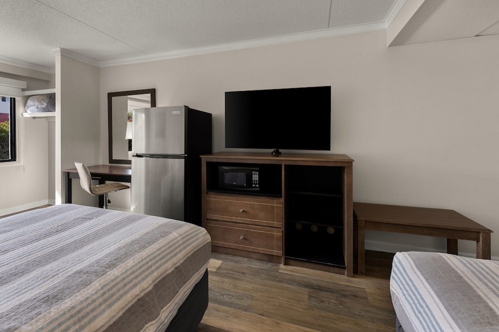 Atlantic Oceanside Deluxe Double Room photo 3