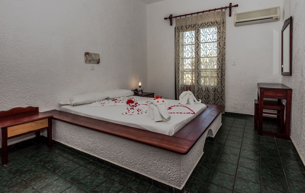 Comfort Apartment, Multiple Beds, Pool View photo 1
