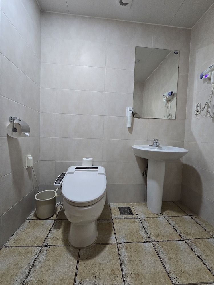 Family Korean Ondol Room photo 3