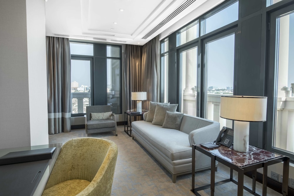 Suite, 1 Bedroom, Corner thumbnail 5