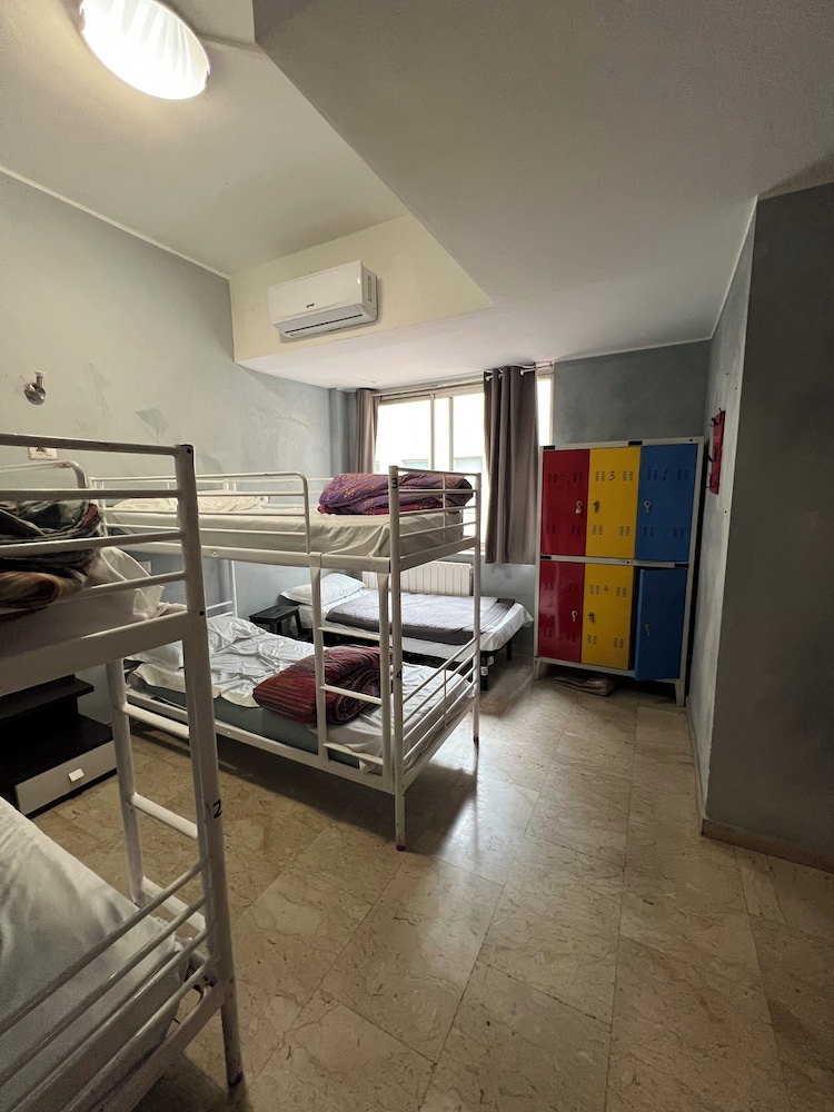Shared Dormitory, Mixed Dorm, Shared Bathroom