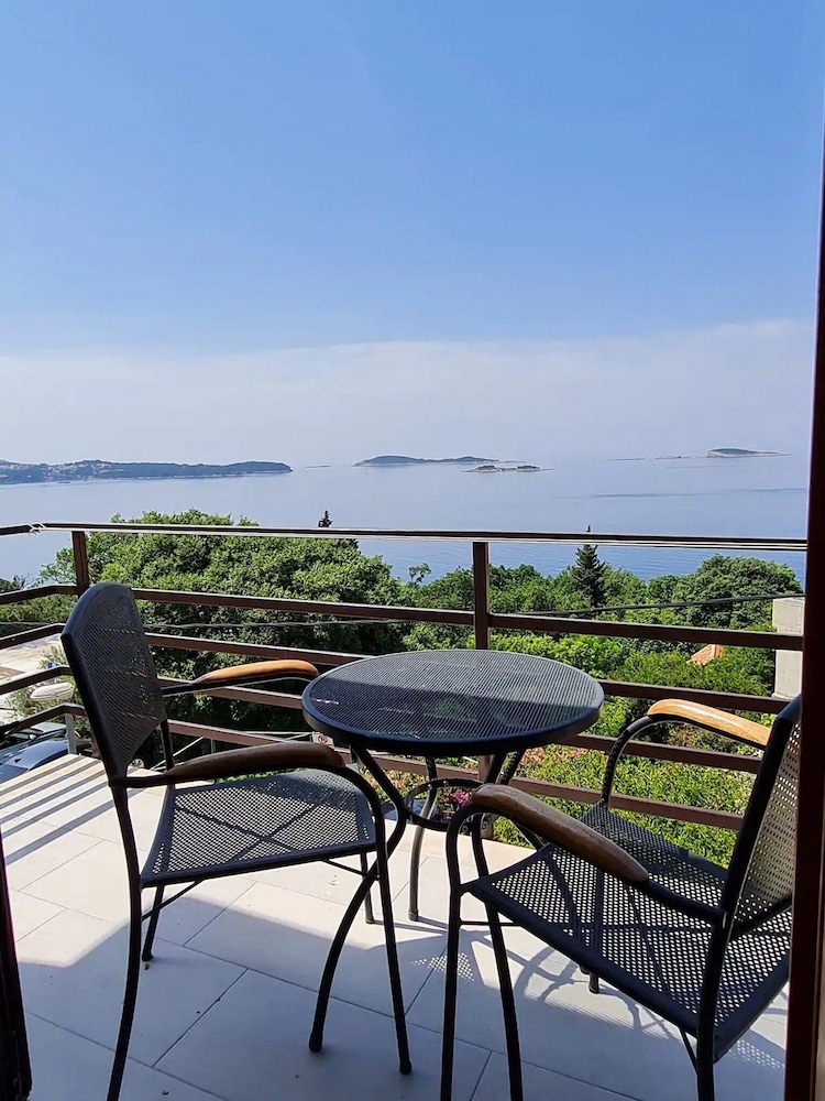 Apartment (Three Bedroom Apartment with Balcony ) photo 2