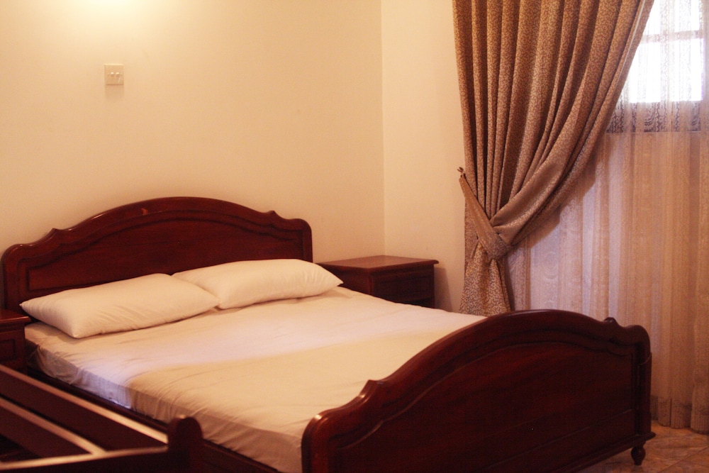 Deluxe Room, 1 King Bed, Garden View photo 3