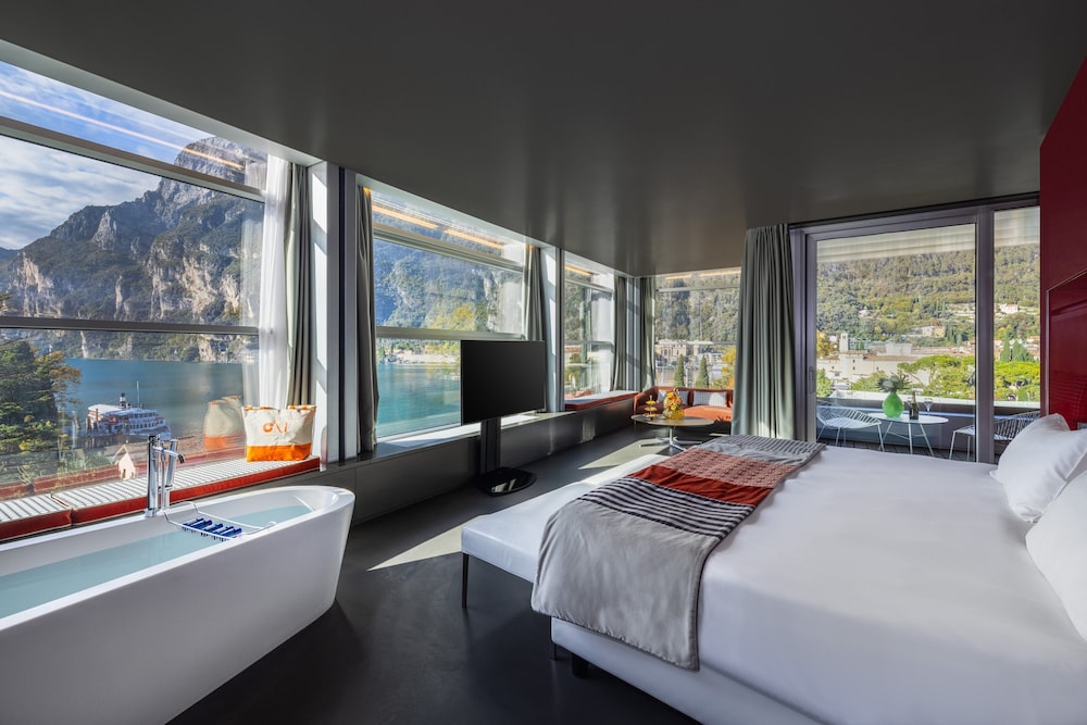 Sky Signature Suite Lake View - Photo 3
