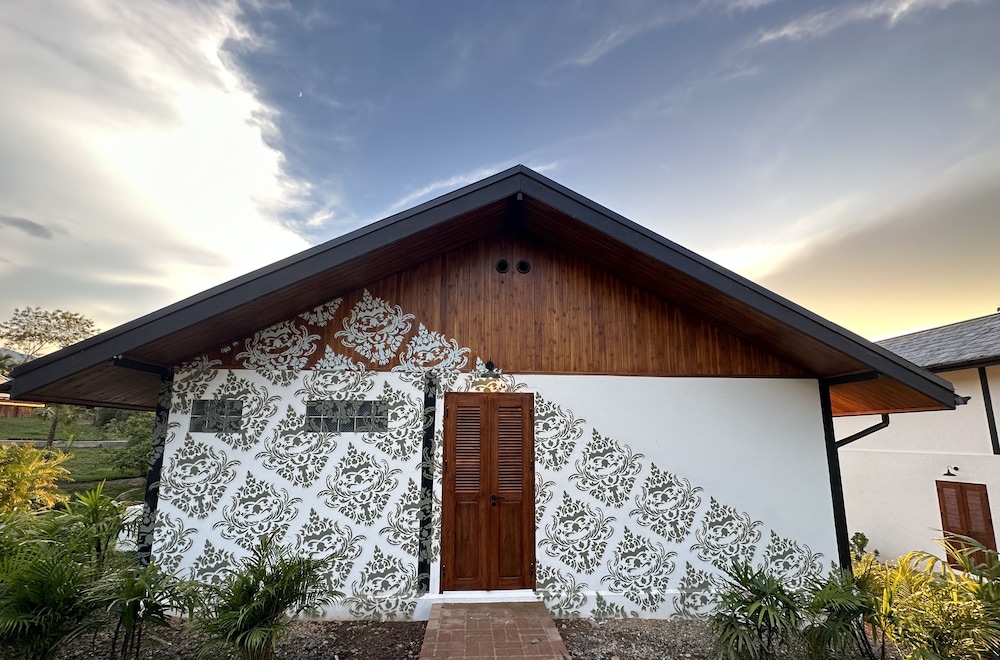 River Side Villa photo 2