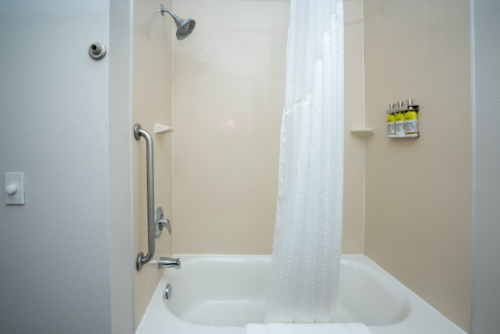 Suite, 2 Queen Beds (Additional Living Area) - Photo 4