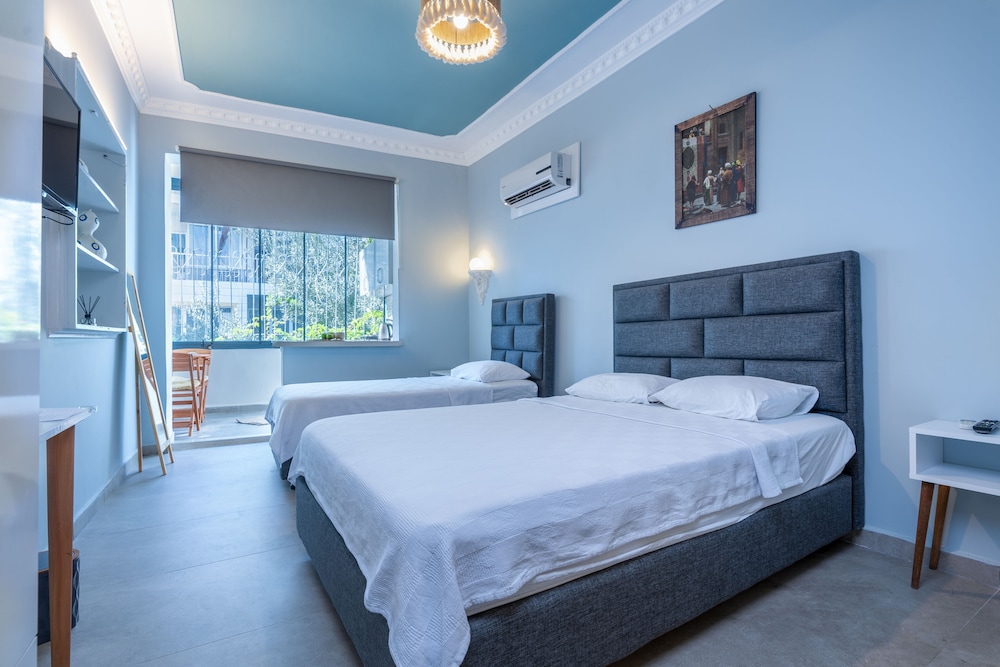 Deluxe Room, Multiple Beds, Non Smoking