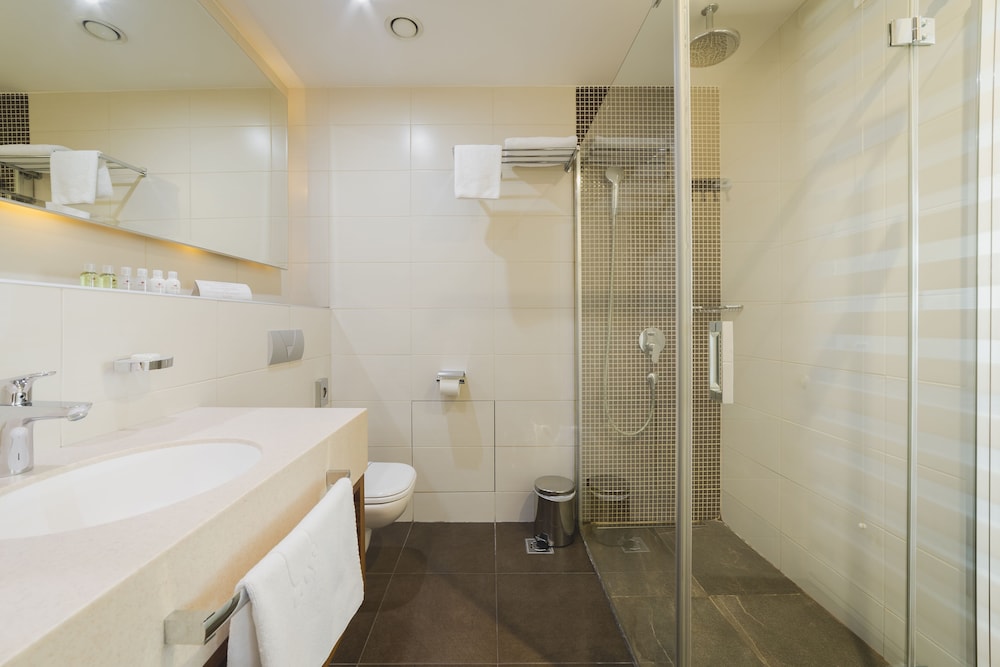 Economy Twin Room (Single Use) photo 3