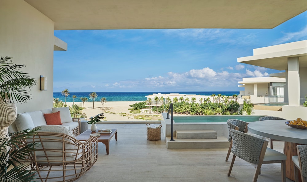 Room, 4 Bedrooms, Non Smoking, Ocean View (Residence) - Photo 1