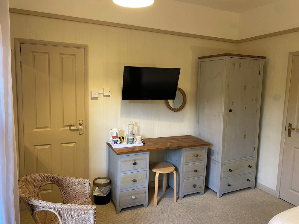 Standard Twin Room - Photo 2