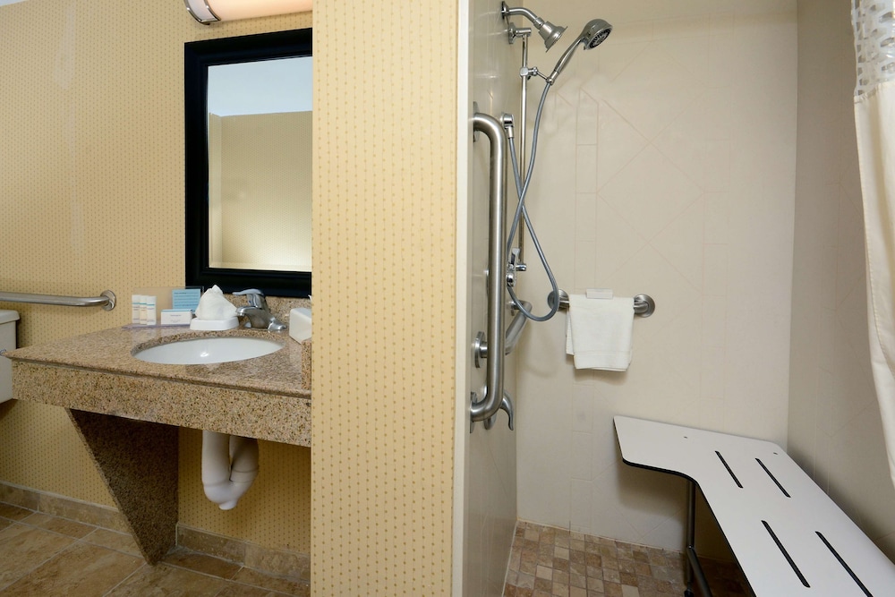 Room, 2 Queen Beds, Accessible, Non Smoking (Roll-in Shower) - Photo 1