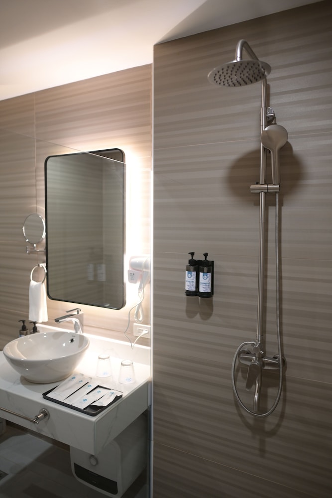 Deluxe Room, Non Smoking, Sea View - Photo 9