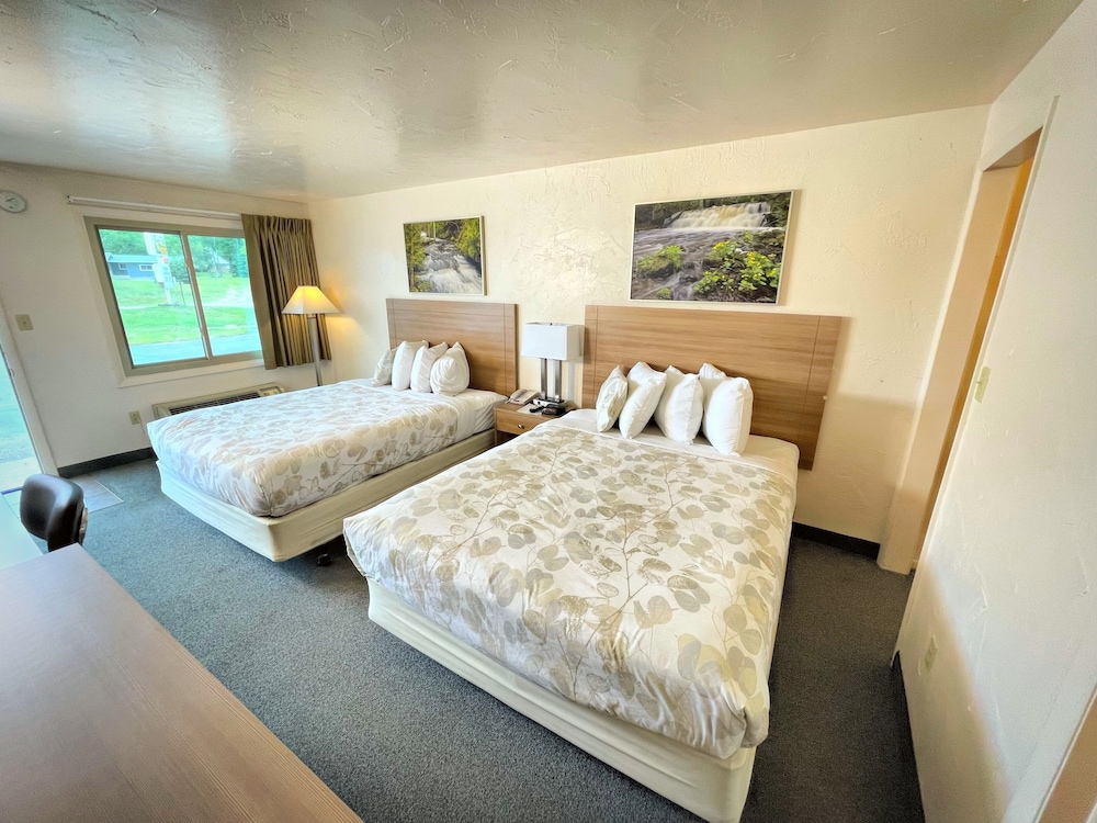 Standard Double Room, 2 Queen Beds, Refrigerator & Microwave