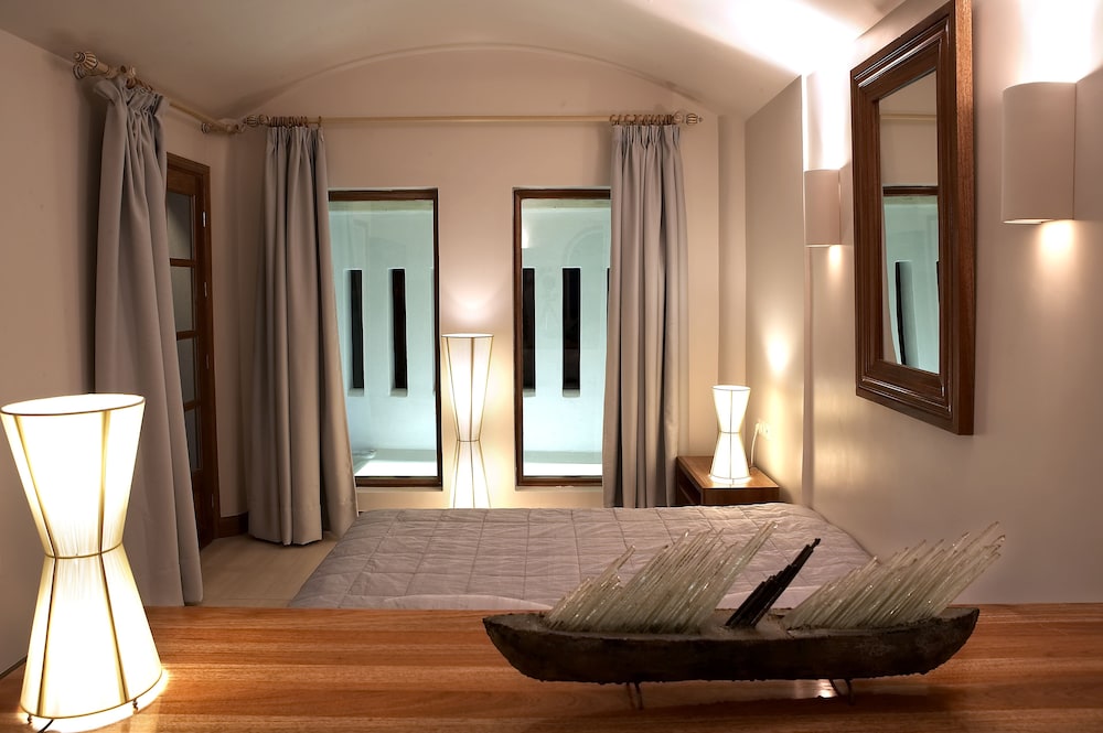Junior Studio Suite, Jetted Tub - Photo 7