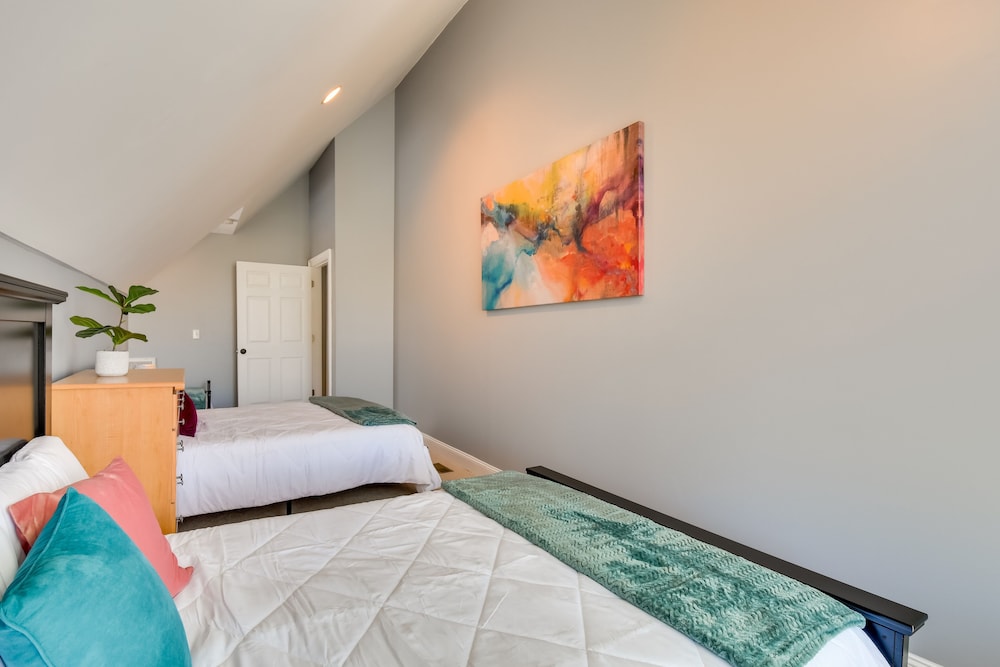 House (4 Bedrooms) photo 2