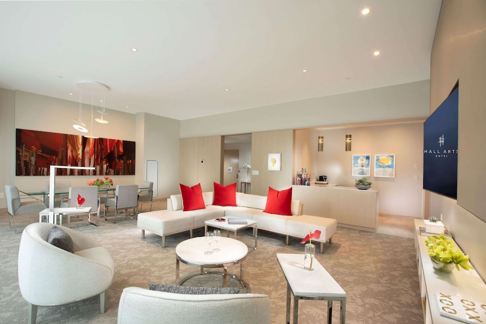 GRAND FINALE SUITE