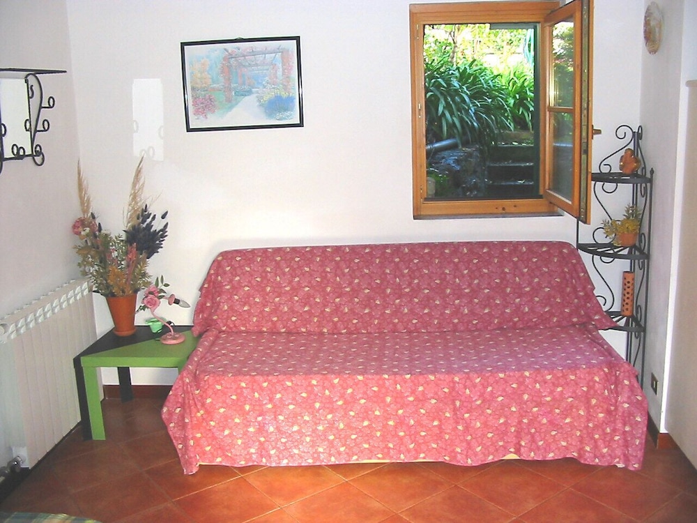 Romantic House photo 2
