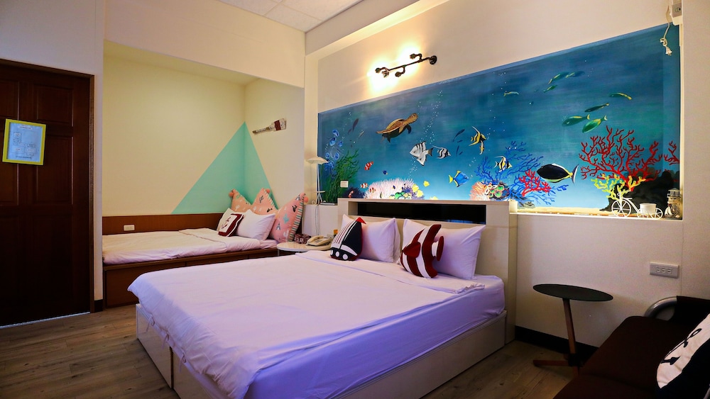 Deluxe Room, 2 Bedrooms, Non Smoking, Courtyard View photo 2