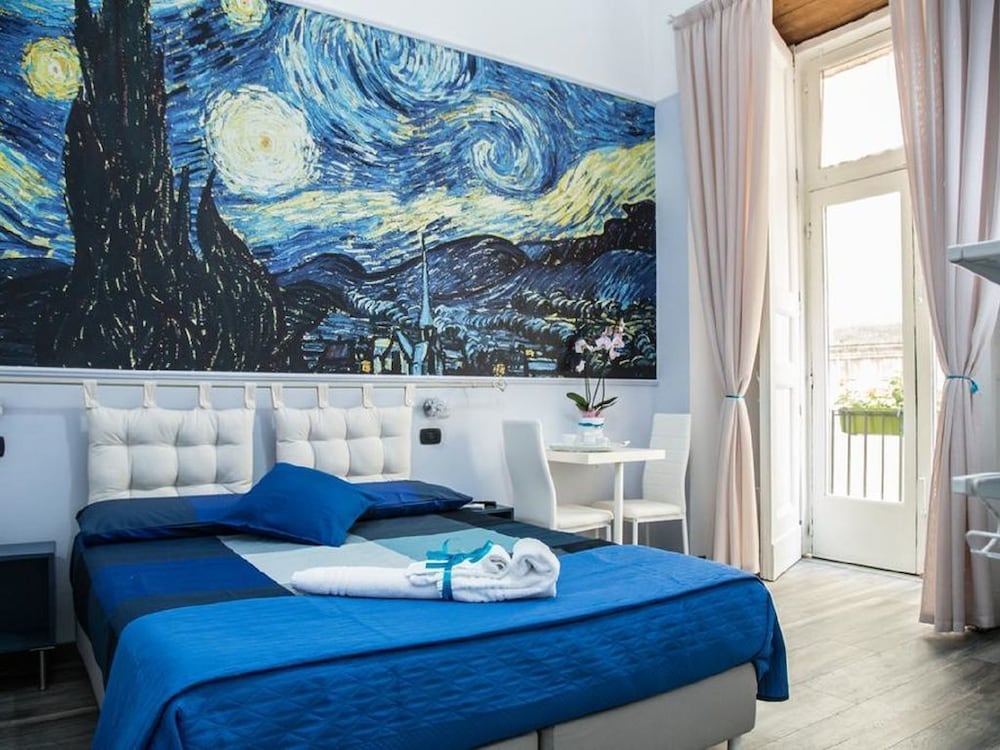 Classic Double or Twin Room, Balcony (Van Gogh) photo 1