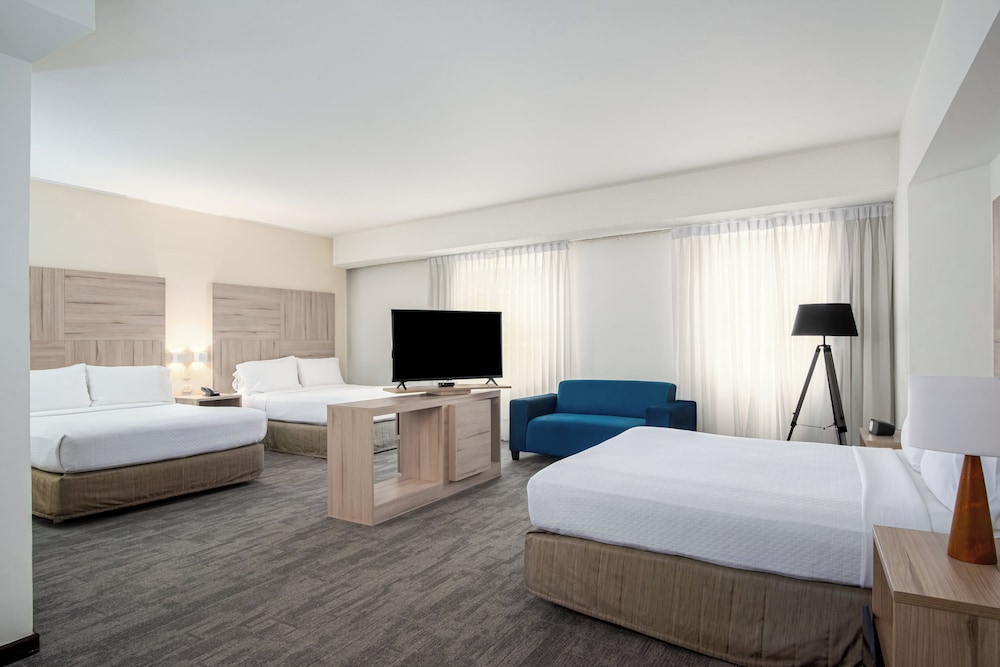 Premium Room, Multiple Beds, City View - Photo 3
