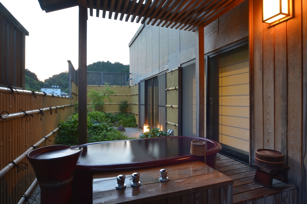 Japanese Style Room (2-6 Guests) photo 2